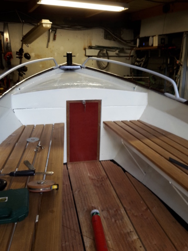 railing geplaats,  afsluitbaar voor onder.