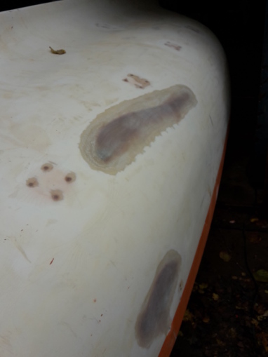 7 lagen polyester en de boot is weer weaterdicht en heeft de juiste dikte