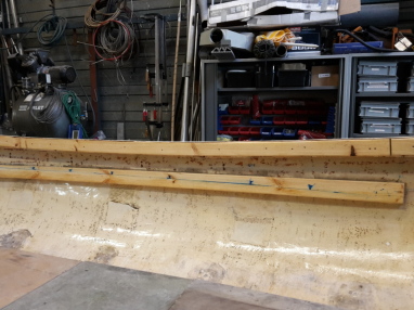 Dekbalk en steun voor de banken kompleet ingelamineerd.