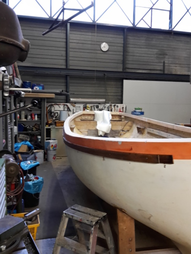 berghout buitenkant sloep 3,5 cm dik