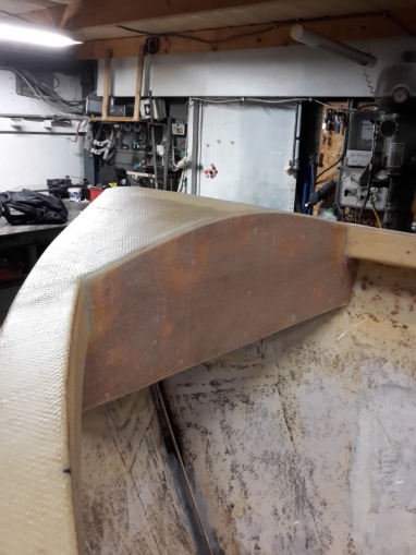 boeg verstevigd voor grote sleepbolder