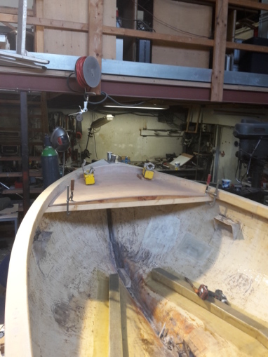 Voordek klaar nu nog met teakhout bekleden.