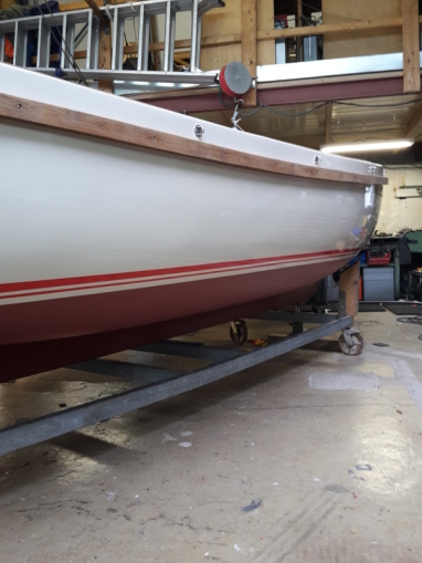 Onderwaterschip geschilderd met 2 lagen harde antifouling.